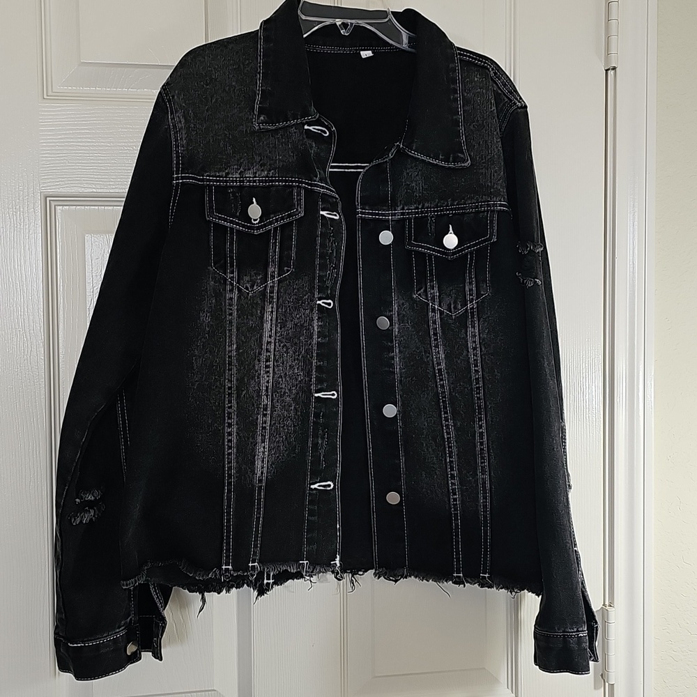 Women's Distressed Black Denim Frayed Hem Bleached Retro Jacket Large NEW
